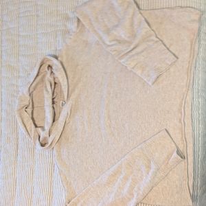 Old Navy sweater L tan